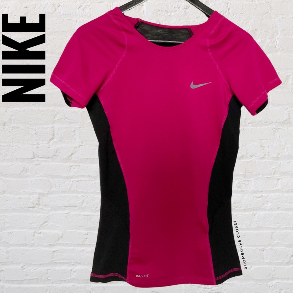 Nike Dri Fit T shirt Fuchsia Black